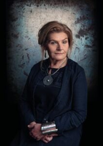 Porträttbild: Cecilia Uddén.